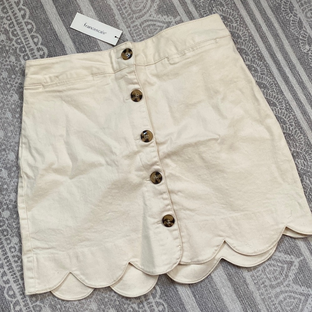 Francesca’s Cream button down scalloped skirt NWT